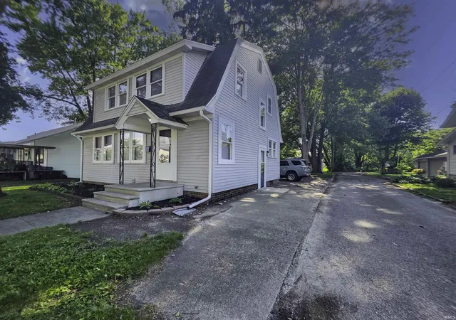 Photo 3 of Sale Pending at 109 N Indiana Ave, Goshen, IN 46526 | MLS# 202625415 | Listing updated on 2026-09-04