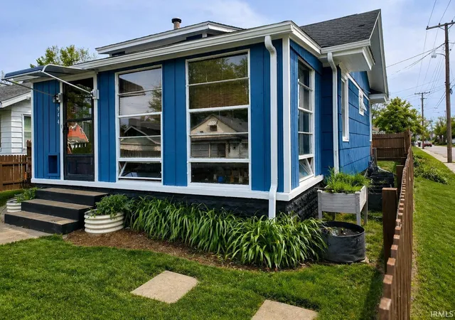 Photo 2 of Sale Pending at 944 Oakland St, South Bend, IN 46615 | MLS# 202625420 | Listing updated on 2026-07-08