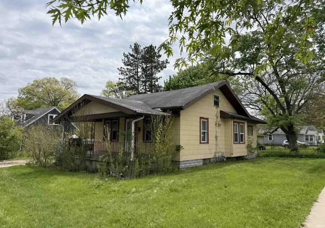 Photo 1 of Manufactured home for sale at 1922 Bergan St, South Bend, IN 46628 | MLS# 202625427 | Listing updated on 2026-07-02