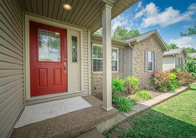 Photo 2 of Sale Pending at 3501 Crater Dr, Evansville, IN 47725 | MLS# 202625436 | Listing updated on 2026-07-01