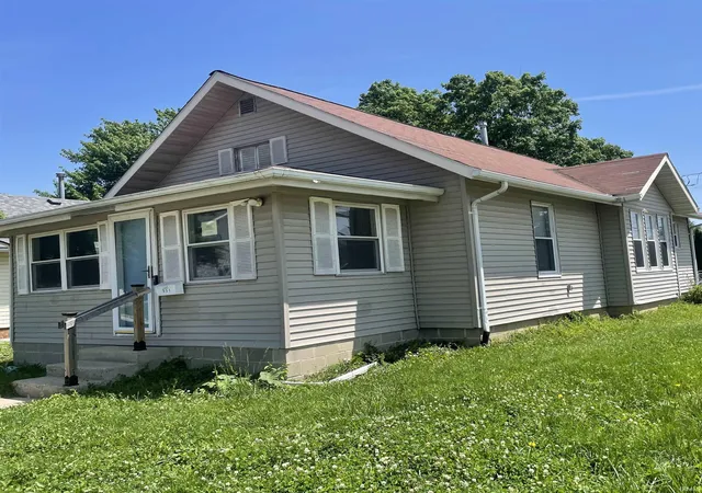 Homes for sale in Frankfort, IN | 951 N Harrison St, Frankfort, IN 46041 | MLS# 202625437