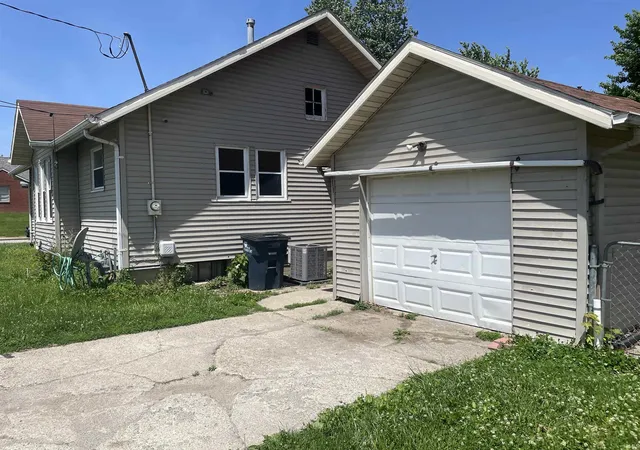 Homes for sale in Frankfort, IN | 951 N Harrison St, Frankfort, IN 46041 | MLS# 202625437