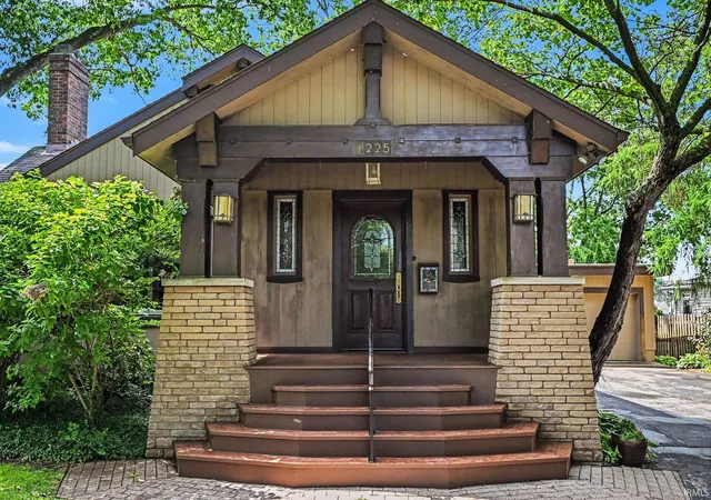 2nd image of 1225 Greenleaf Blvd, Elkhart, IN 46514 | MLS# 202625467
