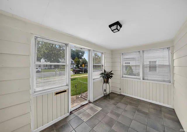 5th image of 2518 Erskine Blvd, South Bend, IN 46614 | MLS# 202625471