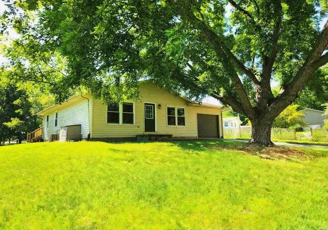 Photo 4 of Manufactured home for sale at 404 Aspen Ct, Warsaw, IN 46580 | MLS# 202625478 | Listing updated on 2026-07-10