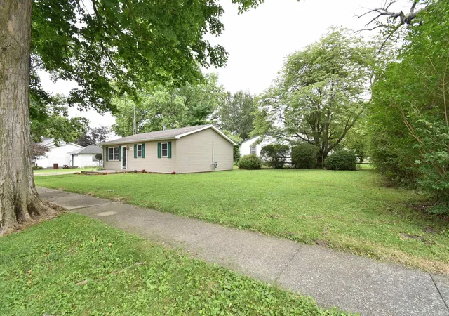 Homes for sale in Oxford, IN | 208 N Sheets St, Oxford, IN 47971 | MLS# 202625482