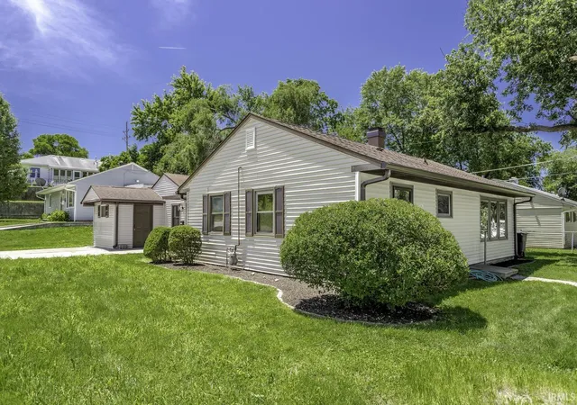 2nd image of 3300 Longlois Dr, Lafayette, IN 47904 | MLS# 202625485