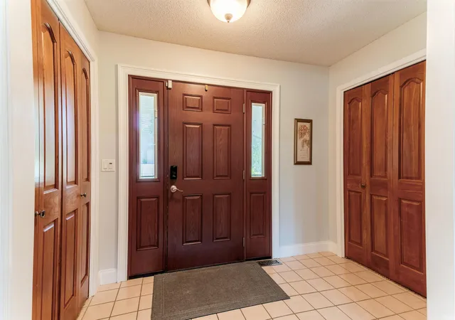Photo 5 of Sale Pending at 10202 Brookcrest Dr, Evansville, IN 47711 | MLS# 202625496 | Listing updated on 2026-08-28