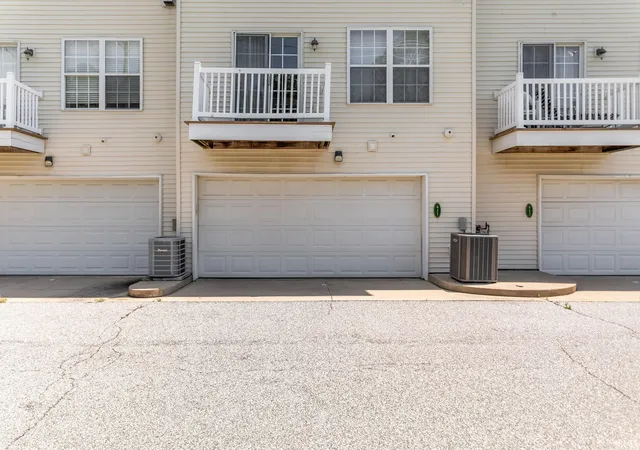 32nd image of 411 Abbey St, South Bend, IN 46637 | MLS# 202625507
