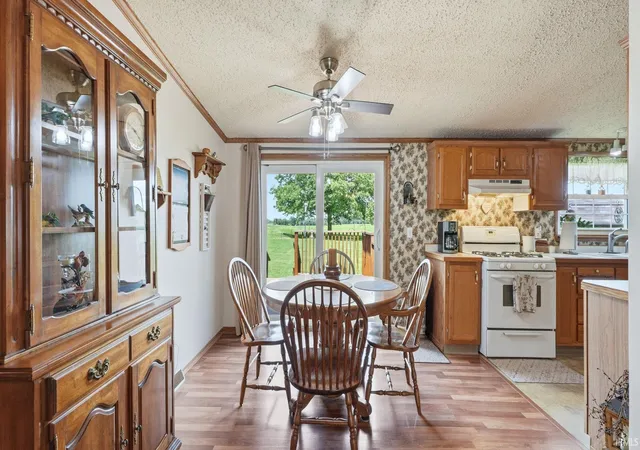 Homes for sale in Warsaw, IN | 2728 E Evergreen Dr, Warsaw, IN 46582 | MLS# 202625515