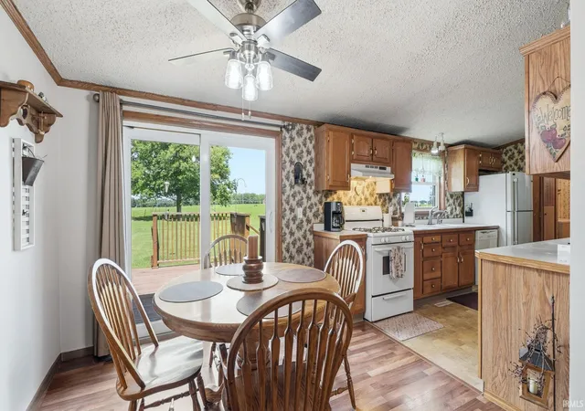 Homes for sale in Warsaw, IN | 2728 E Evergreen Dr, Warsaw, IN 46582 | MLS# 202625515