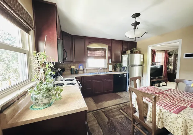 3rd image of 3314 W Virginia St, Evansville, IN 47712 | MLS# 202625522