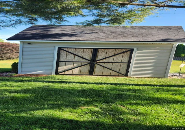 4th image of 23036 S Oakleaf Dr, Elkhart, IN 46514 | MLS# 202625535