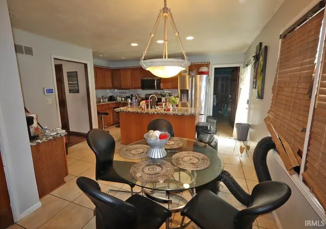 Photo 2 of Manufactured home for sale at 4566 Ivy Glenn Dr, Newburgh, IN 47630 | MLS# 202625538 | Listing updated on 2026-10-06