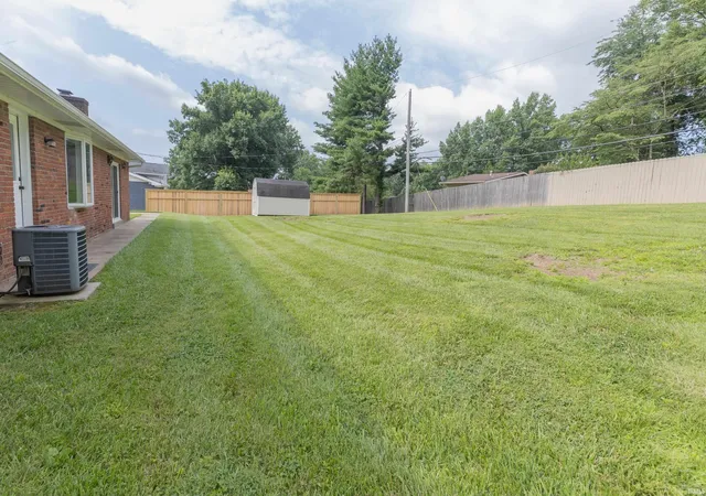 Homes for sale in Evansville, IN | 5608 Winston Rd, Evansville, IN 47710 | MLS# 202625542