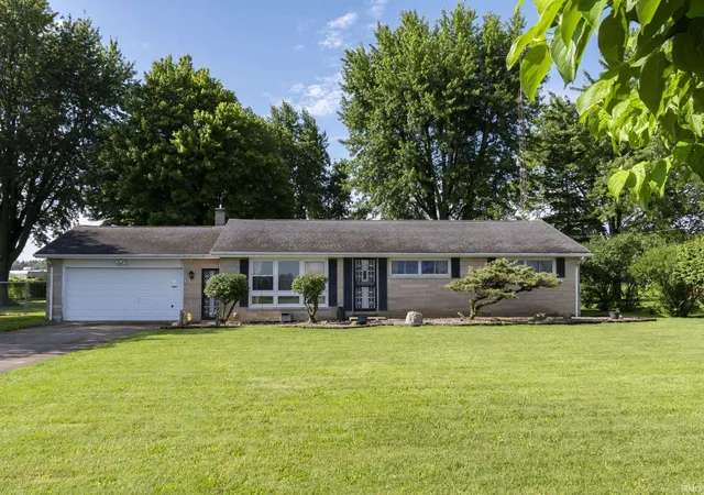 Homes for sale in South Bend, IN | 16180 Madison Rd, South Bend, IN 46614 | MLS# 202625557