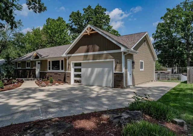Photo 3 of Sale Pending at 4019 Dalewood Dr, Fort Wayne, IN 46815 | MLS# 202625559 | Listing updated on 2026-07-02