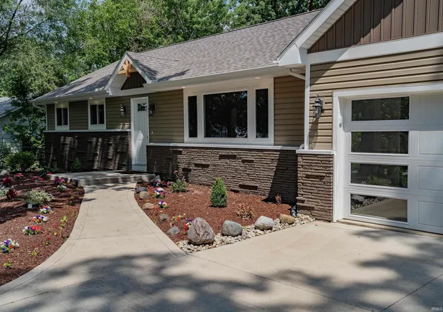 Photo 4 of Sale Pending at 4019 Dalewood Dr, Fort Wayne, IN 46815 | MLS# 202625559 | Listing updated on 2026-07-02