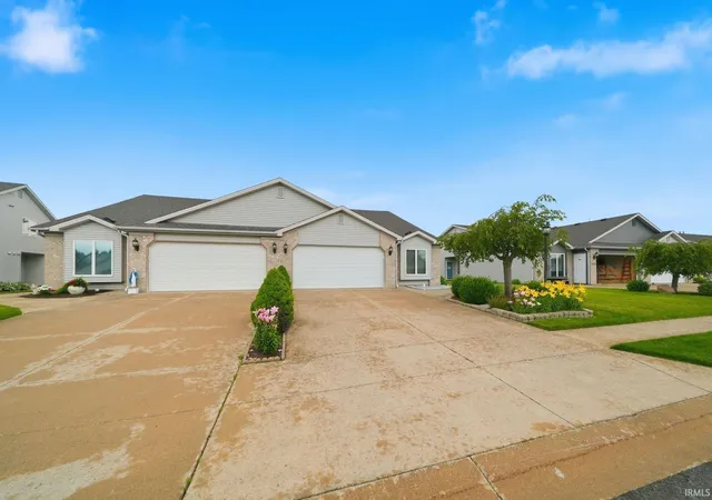 Homes for sale in Columbia City, IN | 1767 E Inverness Cir, Columbia City, IN 46725 | MLS# 202625575