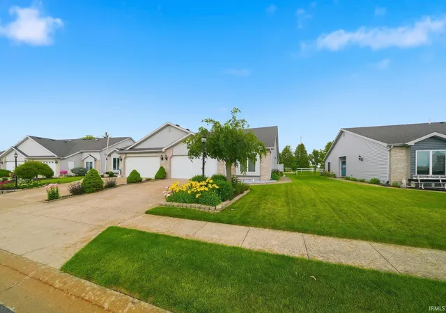 Homes for sale in Columbia City, IN | 1767 E Inverness Cir, Columbia City, IN 46725 | MLS# 202625575