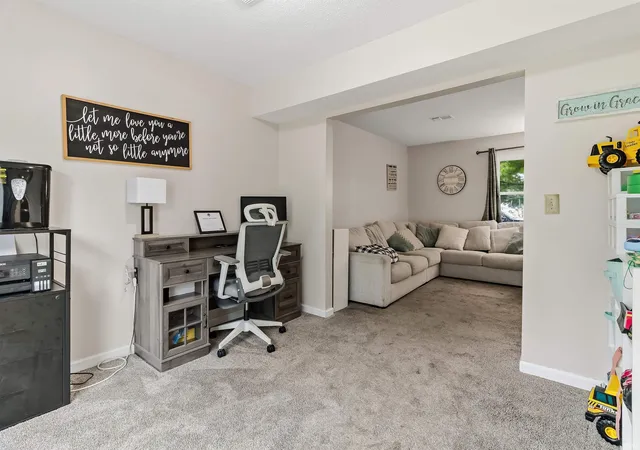 Photo 4 of Manufactured home for sale at 1476 N Manor Dr, Marion, IN 46952 | MLS# 202625577 | Listing updated on 2026-08-27