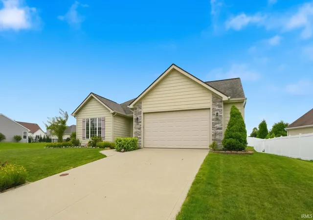 Photo 2 of Sale Pending at 9815 Chadwick Ln, Fort Wayne, IN 46818 | MLS# 202625579 | Listing updated on 2026-07-27