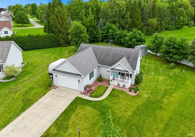 2nd image of 4421 E Magill Ct, Syracuse, IN 46567 | MLS# 202625594