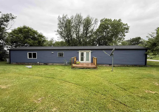 1st image of 401 S 18th St, Petersburg, IN 47567 | MLS# 202625604