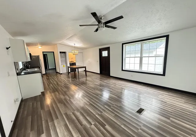 5th image of 401 S 18Th St, Petersburg, IN 47567 | MLS# 202625604