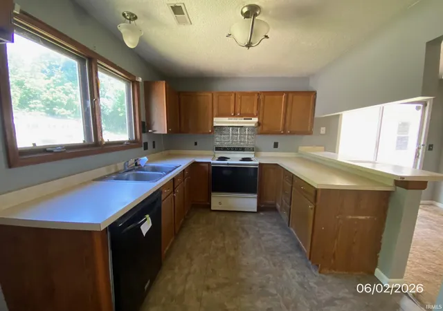 Homes for sale in Newburgh, IN | 10101 Bourbon St, Newburgh, IN 47630 | MLS# 202625625