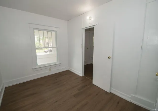 5th image of 1604 Frances Ave, Elkhart, IN 46516 | MLS# 202625630