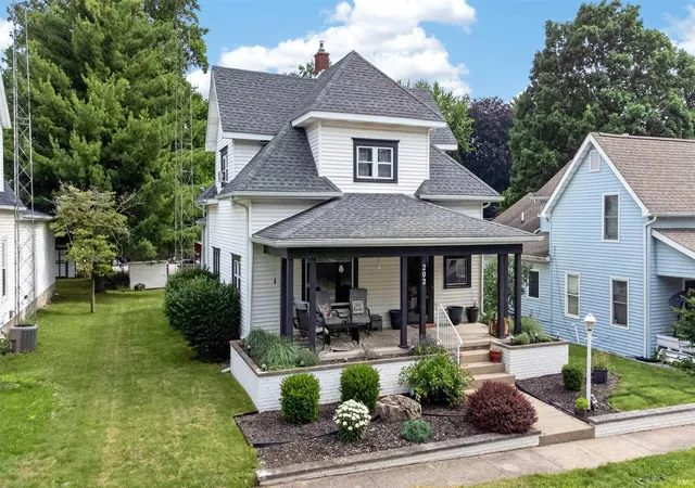 3rd image of 202 E Berry St, Middlebury, IN 46540 | MLS# 202625635