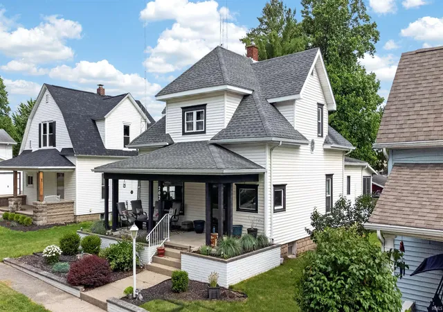 4th image of 202 E Berry St, Middlebury, IN 46540 | MLS# 202625635