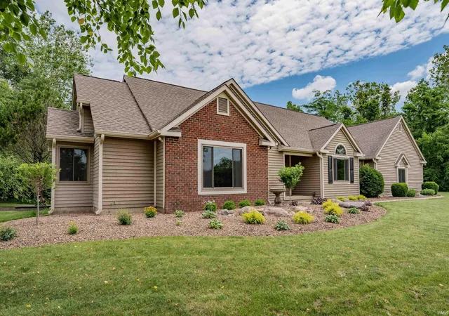 Photo 2 of Sale Pending at 7565 N Clear Crk Rd, Huntington, IN 46750 | MLS# 202625637 | Listing updated on 2026-10-06