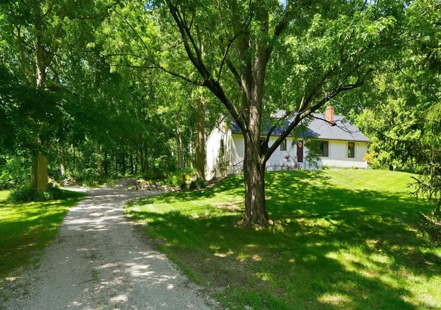 3rd image of 537 E Till Rd, Fort Wayne, IN 46825 | MLS# 202625640
