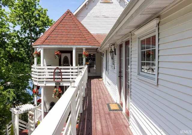 Photo 3 of Sale Pending at 201 Spectacle Dr, Valparaiso, IN 46383 | MLS# 202625649 | Listing updated on 2026-07-11