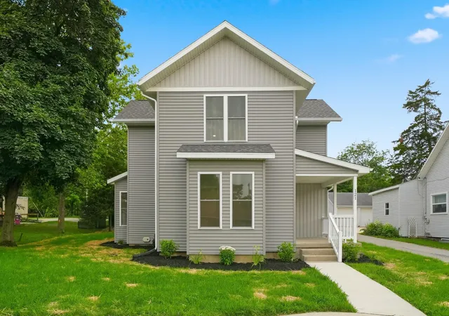 Homes for sale in Columbia City, IN | 121 N Oak St, Columbia City, IN 46725 | MLS# 202625656