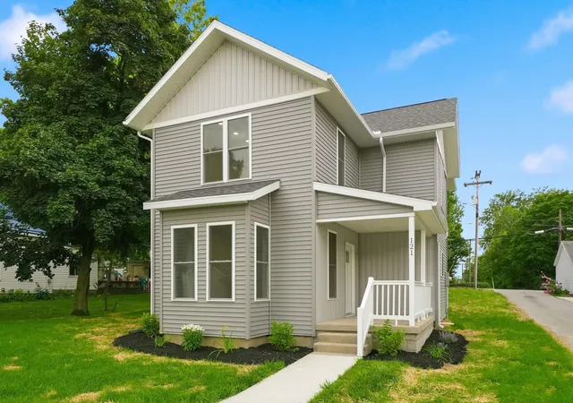 Homes for sale in Columbia City, IN | 121 N Oak St, Columbia City, IN 46725 | MLS# 202625656