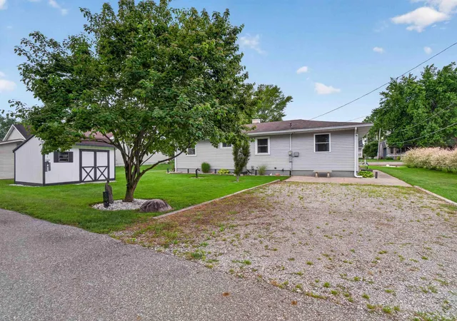 Homes for sale in Rome City, IN | 122 E Sunny Acres Dr, Rome City, IN 46784 | MLS# 202625657