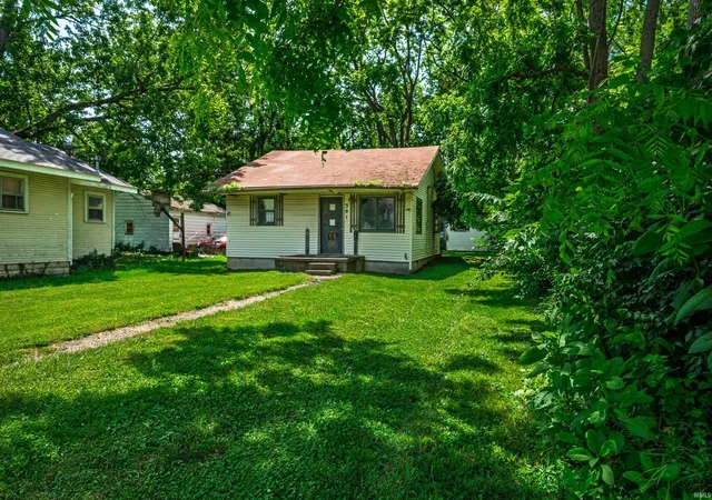 Homes for sale in Muncie, IN | 301 S Nichols Ave, Muncie, IN 47303 | MLS# 202625658