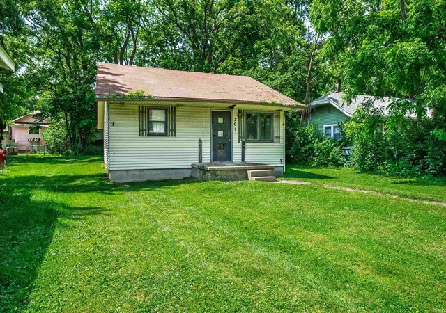 Homes for sale in Muncie, IN | 301 S Nichols Ave, Muncie, IN 47303 | MLS# 202625658
