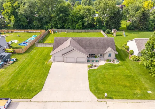 Homes for sale in Goshen, IN | 18620 Monticello Dr, Goshen, IN 46528 | MLS# 202625671