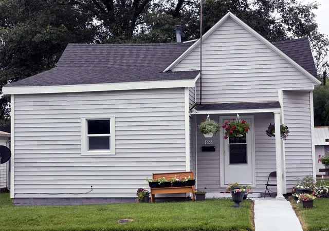 2nd image of 816 S Main St, Bicknell, IN 47512 | MLS# 202625672