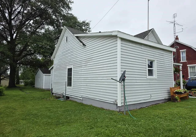 49th image of 816 S Main St, Bicknell, IN 47512 | MLS# 202625672
