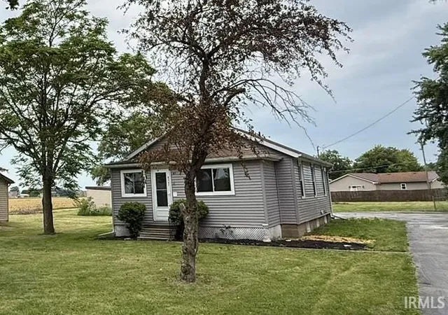 1st image of 4107 N Fahlsing Rd, Woodburn, IN 46797 | MLS# 202625677