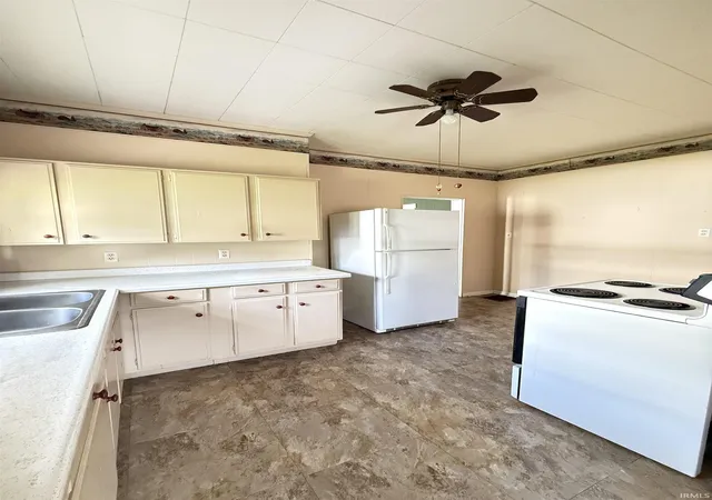 Photo 3 of Sale Pending at 504 E Pearl St, Washington, IN 47501 | MLS# 202625678 | Listing updated on 2026-08-27