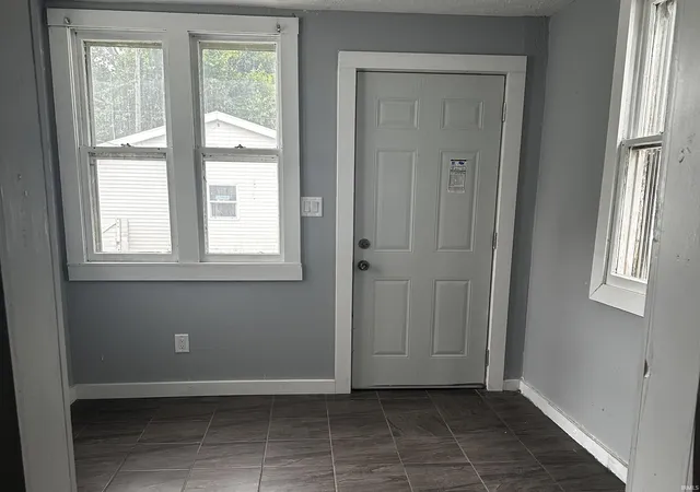 Photo 4 of Manufactured home for sale at 406 E Broadway St, South Bend, IN 46601 | MLS# 202625679 | Listing updated on 2026-09-17