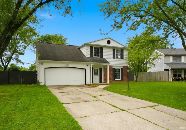 Photo 2 of Sale Pending at 3611 Inwood Dr, Fort Wayne, IN 46815 | MLS# 202625683 | Listing updated on 2026-07-17