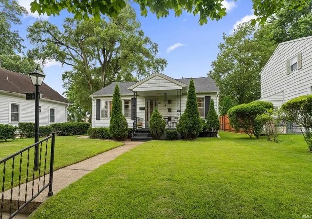 Photo 1 of Sale Pending at 229 N Hawthorne Dr, South Bend, IN 46617 | MLS# 202625691 | Listing updated on 2026-07-08