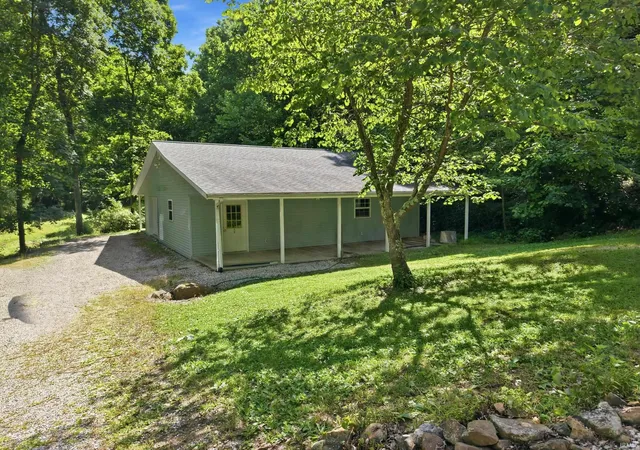 3rd image of 10804 E State Road 58, Bloomfield, IN 47424 | MLS# 202625692